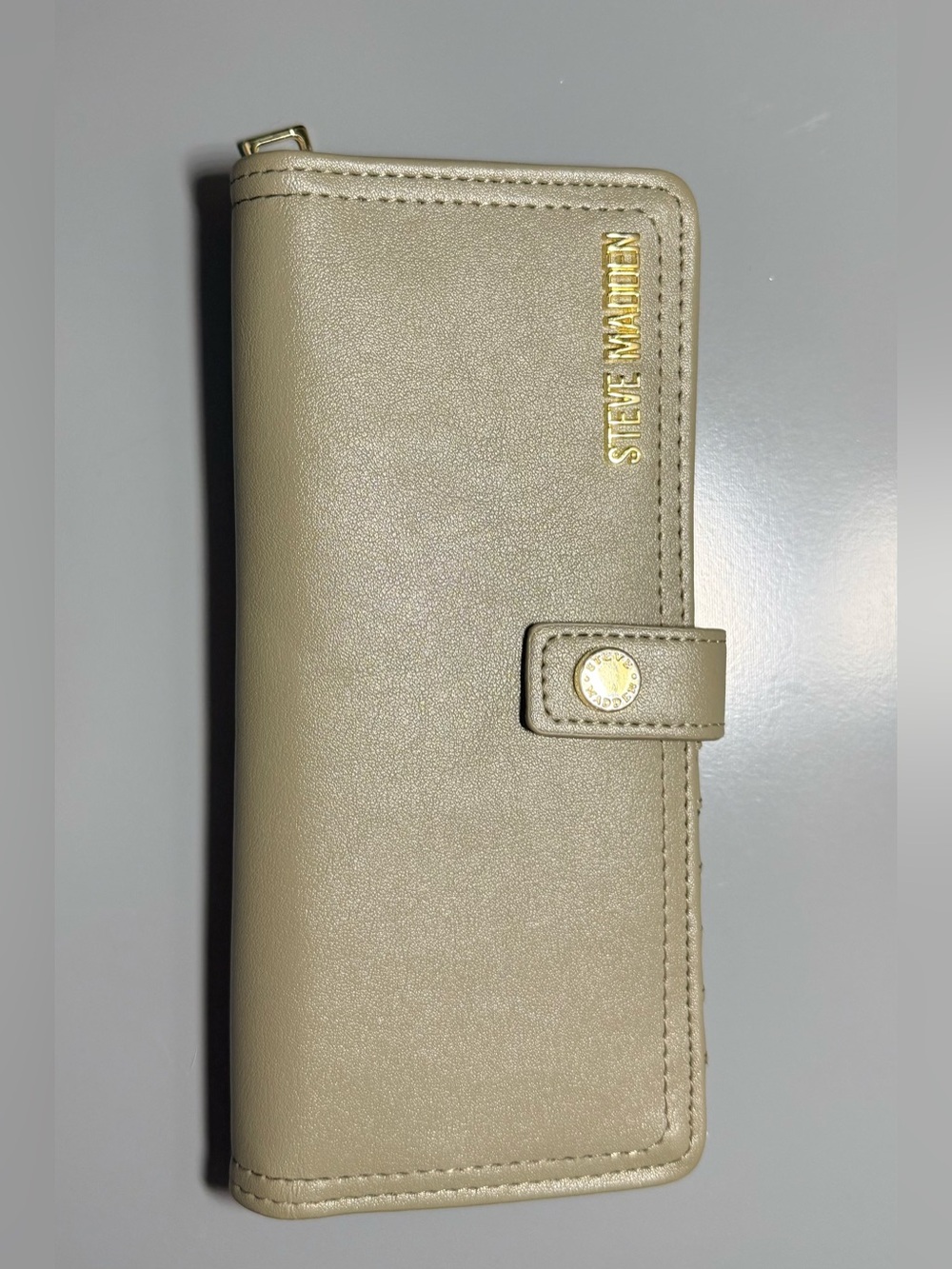 Steve Madden Beige Zip Wallet with Gold Logo